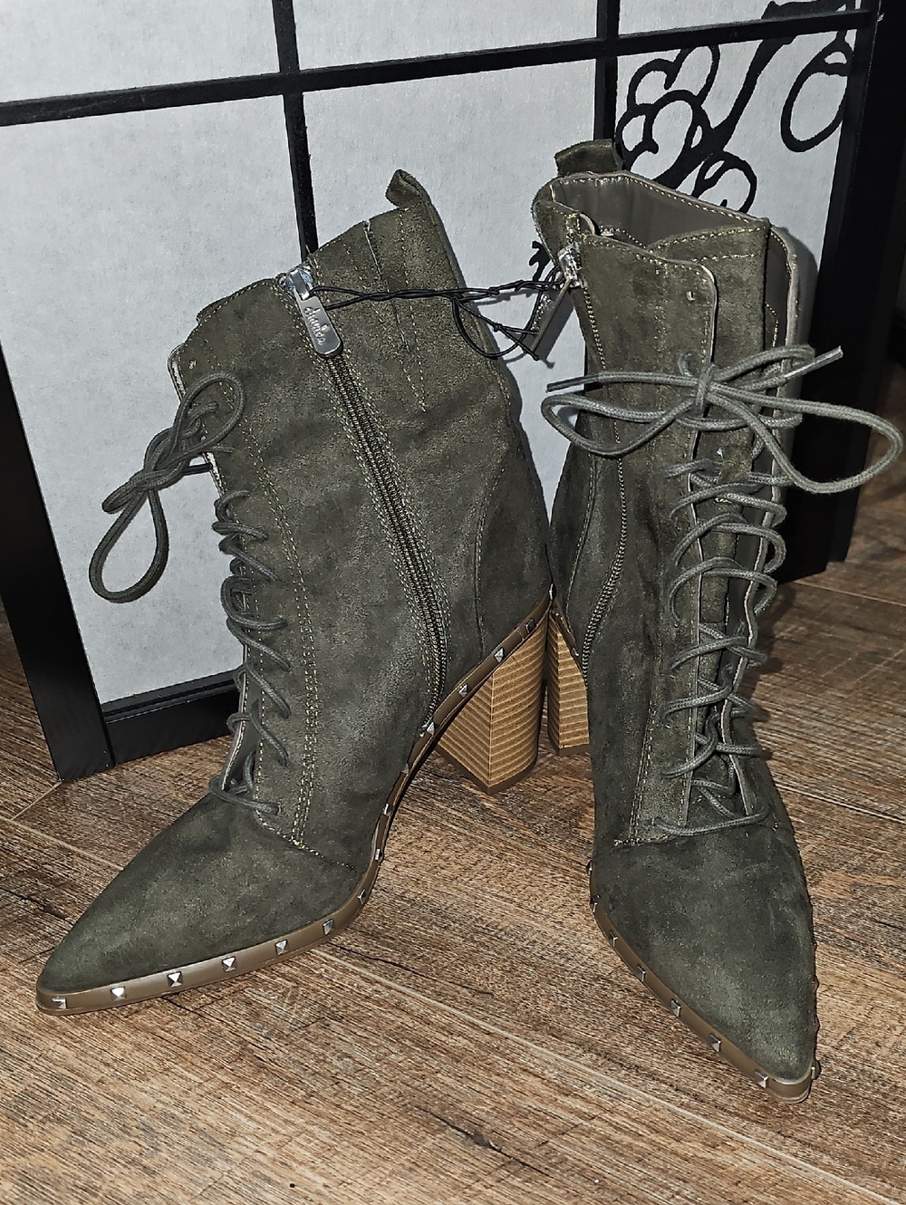 Charles David Duffy Olive Green Faux Suede Lace Up Ankle Boots Size 8M